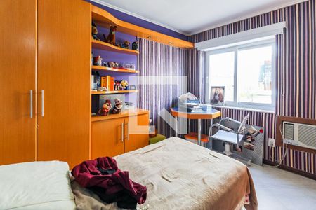 Casa à venda com 430m², 3 quartos e 3 vagas Casa à venda com 430m², 3 quartos e 3 vagasQuarto 2