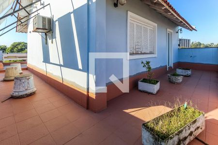 Casa à venda com 430m², 3 quartos e 3 vagas Casa à venda com 430m², 3 quartos e 3 vagasTerraço