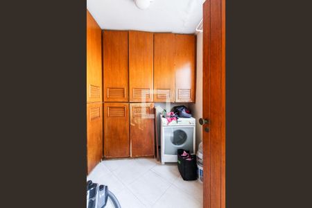 Casa à venda com 430m², 3 quartos e 3 vagas Casa à venda com 430m², 3 quartos e 3 vagasQuarto de serviço