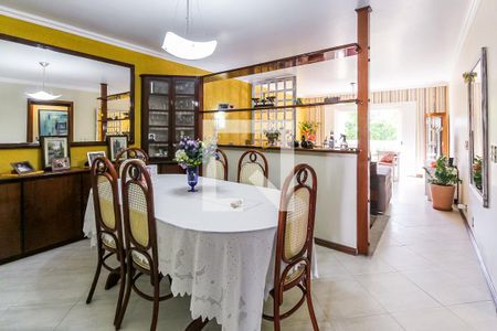 Casa à venda com 430m², 3 quartos e 3 vagas Casa à venda com 430m², 3 quartos e 3 vagasSala de jantar