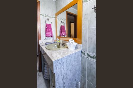 Casa à venda com 430m², 3 quartos e 3 vagas Casa à venda com 430m², 3 quartos e 3 vagasBanheiro 2