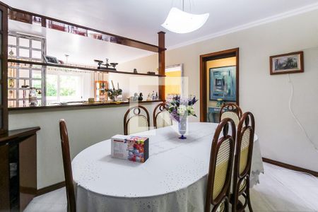 Casa à venda com 430m², 3 quartos e 3 vagas Casa à venda com 430m², 3 quartos e 3 vagasSala de jantar