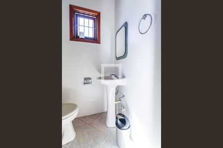 Casa à venda com 430m², 3 quartos e 3 vagas Casa à venda com 430m², 3 quartos e 3 vagasLavabo