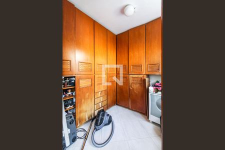 Casa à venda com 430m², 3 quartos e 3 vagas Casa à venda com 430m², 3 quartos e 3 vagasQuarto de serviço