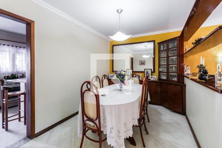 Casa à venda com 430m², 3 quartos e 3 vagas Casa à venda com 430m², 3 quartos e 3 vagasSala de jantar