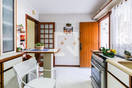 Casa à venda com 430m², 3 quartos e 3 vagas Casa à venda com 430m², 3 quartos e 3 vagasCozinha