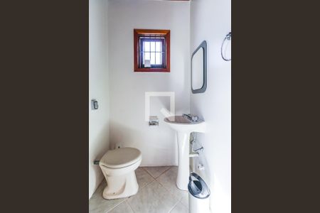 Casa à venda com 430m², 3 quartos e 3 vagas Casa à venda com 430m², 3 quartos e 3 vagasLavabo