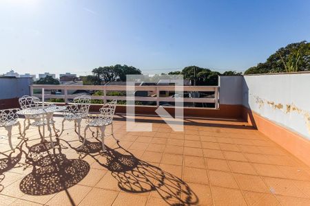 Casa à venda com 430m², 3 quartos e 3 vagas Casa à venda com 430m², 3 quartos e 3 vagasTerraço