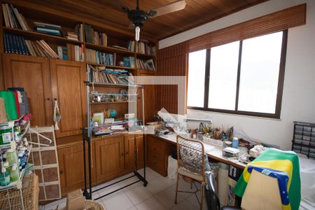 Apartamento à venda com 195m², 5 quartos e 2 vagasQuarto 4