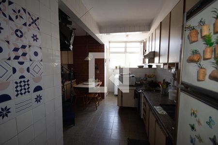 Apartamento à venda com 195m², 5 quartos e 2 vagasCozinha