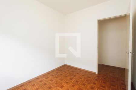 Quarto 2 de apartamento para alugar com 2 quartos, 53m² em Rubem Berta, Porto Alegre