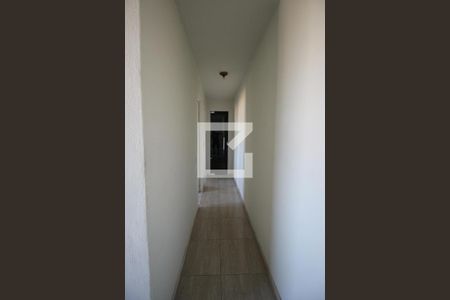 Corredor de apartamento para alugar com 2 quartos, 58m² em Centro, São Gonçalo