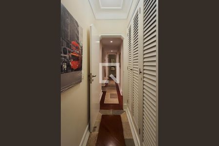 Apartamento para alugar com 163m², 4 quartos e 2 vagas Apartamento para alugar com 163m², 4 quartos e 2 vagasCorredor