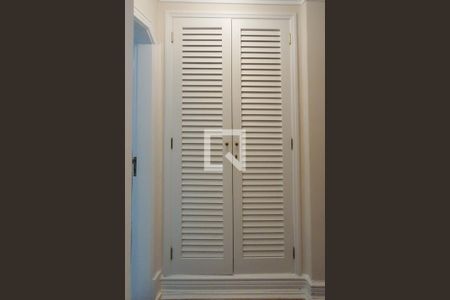Apartamento para alugar com 163m², 4 quartos e 2 vagas Apartamento para alugar com 163m², 4 quartos e 2 vagasCorredor