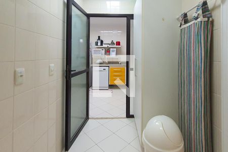 Apartamento para alugar com 163m², 4 quartos e 2 vagas Apartamento para alugar com 163m², 4 quartos e 2 vagasLavanderia