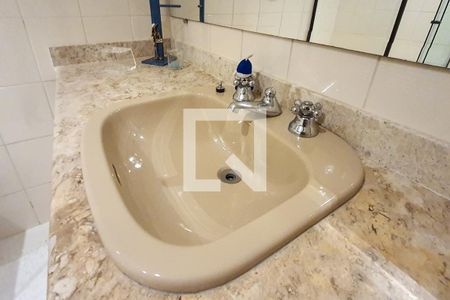 Apartamento para alugar com 163m², 4 quartos e 2 vagas Apartamento para alugar com 163m², 4 quartos e 2 vagasQuarto 2 - Suíte