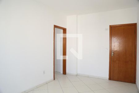 Sala de apartamento para alugar com 2 quartos, 60m² em Guilhermina, Praia Grande