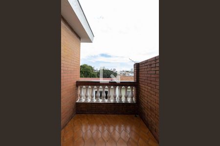 Casa à venda com 272m², 3 quartos e 3 vagas Casa à venda com 272m², 3 quartos e 3 vagasQuarto 2