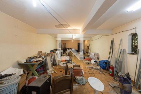 Casa à venda com 272m², 3 quartos e 3 vagas Casa à venda com 272m², 3 quartos e 3 vagasÁrea comum - Salão de festas