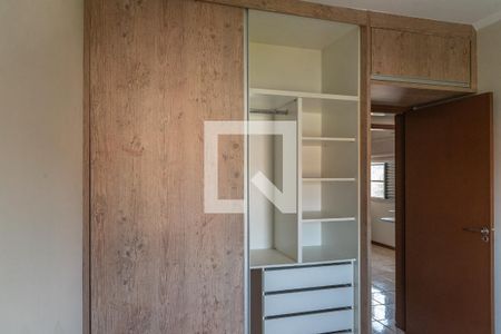 Quarto 1 - Armários de apartamento à venda com 3 quartos, 67m² em Jardim García, Campinas