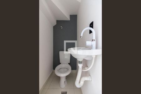 Lavabo de casa de condomínio para alugar com 2 quartos, 62m² em Itaquera, São Paulo
