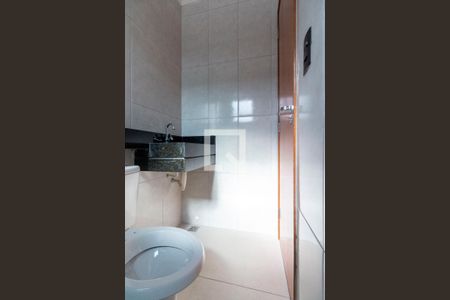 Casa de condomínio para alugar com 62m², 2 quartos e 1 vaga Casa de condomínio para alugar com 62m², 2 quartos e 1 vagaBanheiro Suite 1