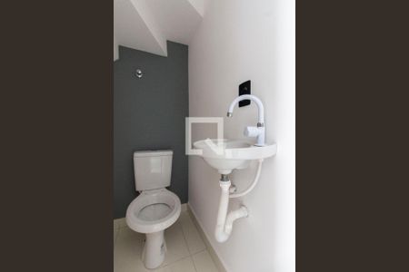 Lavabo de casa de condomínio para alugar com 2 quartos, 62m² em Itaquera, São Paulo