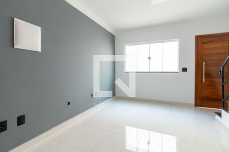 Sala de casa de condomínio para alugar com 2 quartos, 62m² em Itaquera, São Paulo