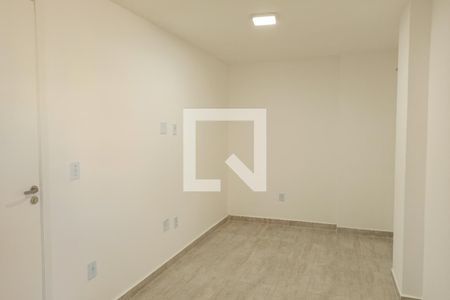 Sala de apartamento para alugar com 1 quarto, 40m² em Recreio dos Bandeirantes, Rio de Janeiro