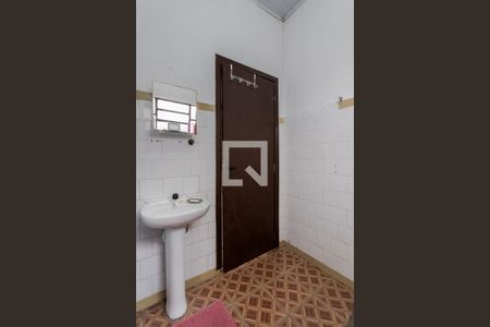 Banheiro de casa à venda com 2 quartos, 80m² em Sarandi, Porto Alegre