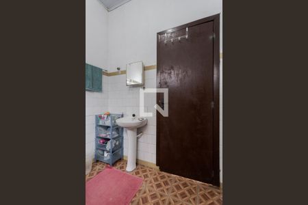 Banheiro de casa à venda com 2 quartos, 80m² em Sarandi, Porto Alegre