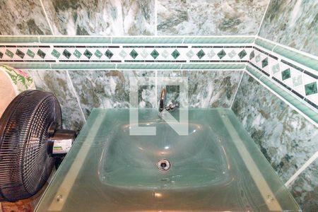 Casa à venda com 300m², 3 quartos e 4 vagasBanheiro da Suíte