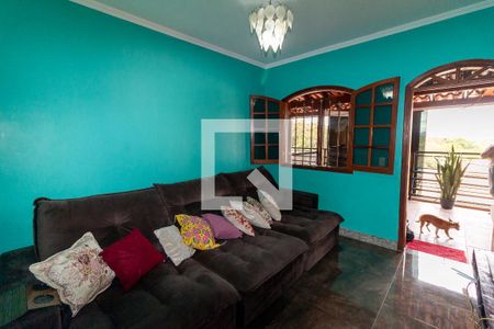 Sala de casa à venda com 3 quartos, 300m² em Jaqueline, Belo Horizonte