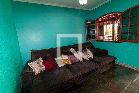 Sala de casa à venda com 3 quartos, 300m² em Jaqueline, Belo Horizonte