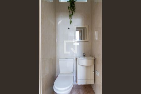 Casa à venda com 261m², 3 quartos e 3 vagas Casa à venda com 261m², 3 quartos e 3 vagasLavabo