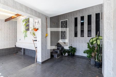 Casa à venda com 261m², 3 quartos e 3 vagas Casa à venda com 261m², 3 quartos e 3 vagasGaragem