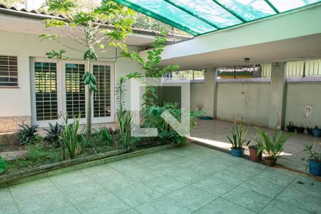 Casa à venda com 240m², 4 quartos e 4 vagasQuintal