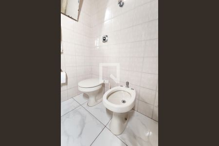 Casa à venda com 140m², 2 quartos e 3 vagas Casa à venda com 140m², 2 quartos e 3 vagasBanheiro 2