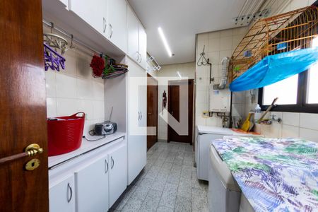 Apartamento à venda com 364m², 3 quartos e 3 vagas Apartamento à venda com 364m², 3 quartos e 3 vagasÁrea de Serviço