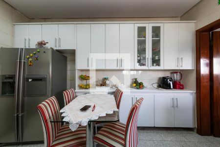 Apartamento à venda com 364m², 3 quartos e 3 vagas Apartamento à venda com 364m², 3 quartos e 3 vagasCozinha