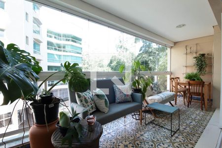 Sacada da sala de estar de apartamento à venda com 4 quartos, 225m² em Umuarama, Osasco