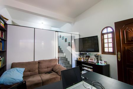 Sala de casa para alugar com 4 quartos, 50m² em Jardim Cristiane, Santo André