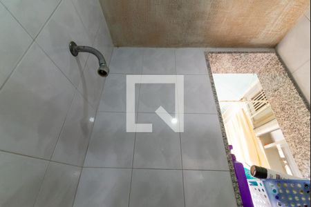 Apartamento à venda com 74m², 2 quartos e 1 vaga Apartamento à venda com 74m², 2 quartos e 1 vagaBanheiro Social