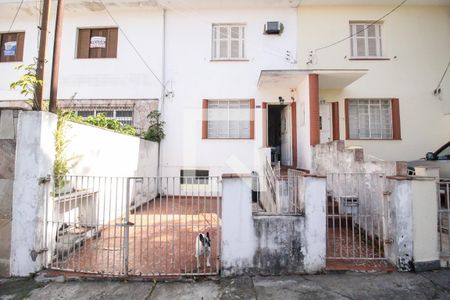 Casa à venda com 150m², 2 quartos e 1 vaga Casa à venda com 150m², 2 quartos e 1 vagaFachada