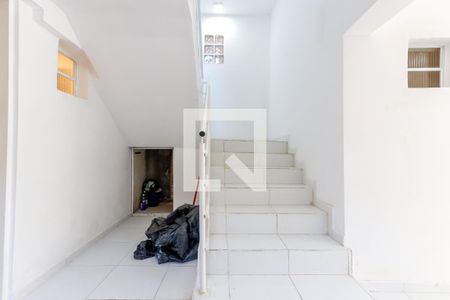 Apartamento para alugar com 32m², 2 quartos e sem vagaÁrea Comum - Escada