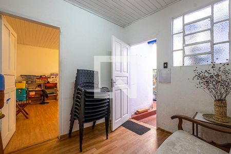 Casa à venda com 285m², 5 quartos e 1 vaga Casa à venda com 285m², 5 quartos e 1 vagaQuintal - Edícula