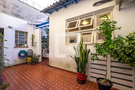 Casa à venda com 285m², 5 quartos e 1 vaga Casa à venda com 285m², 5 quartos e 1 vagaQuintal - Edícula