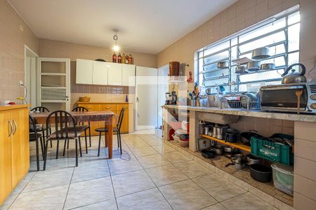 Casa à venda com 285m², 5 quartos e 1 vaga Casa à venda com 285m², 5 quartos e 1 vagaCozinha