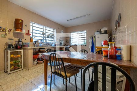 Casa à venda com 285m², 5 quartos e 1 vaga Casa à venda com 285m², 5 quartos e 1 vagaCozinha