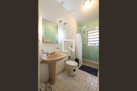 Casa à venda com 285m², 5 quartos e 1 vaga Casa à venda com 285m², 5 quartos e 1 vagaBanheiro social